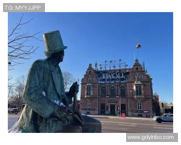 丹麦与英国足球明星的辉煌历程与传奇故事探秘