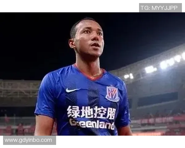 天赋横溢的足球明星们如何在绿茵场上书写传奇人生