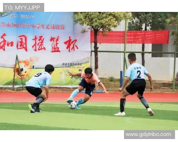 滨港东辰足球俱乐部携手社区共建足球文化助力青少年成长与发展 滨港东辰足球俱乐部携手社区共建足球文化助力青少年成长与发展